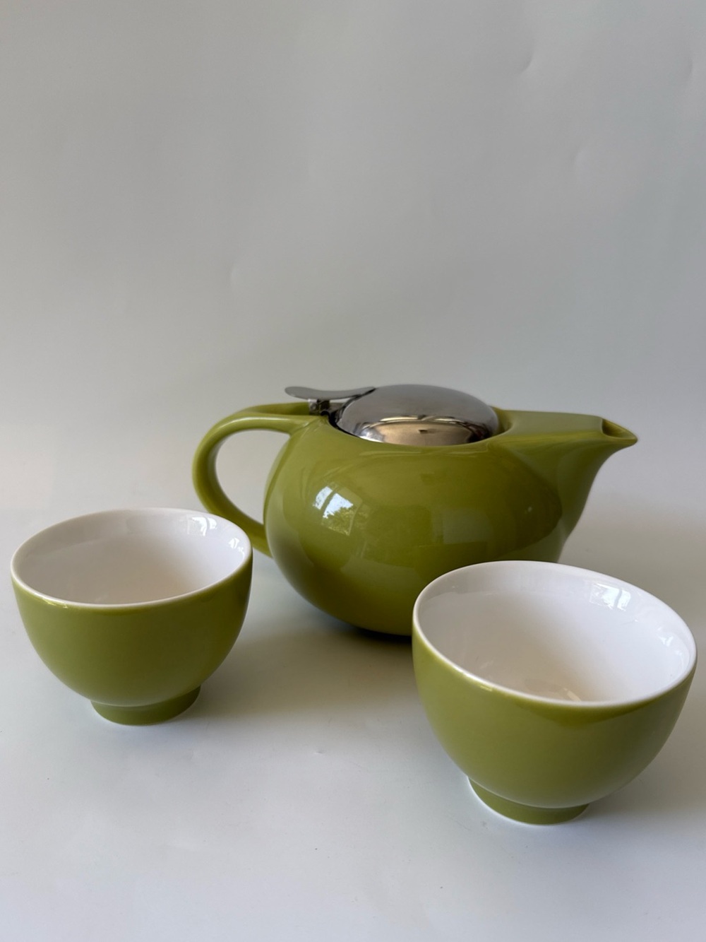 Teavana 16-ounce Teapot and 2 4-ounce Cups Porcelain